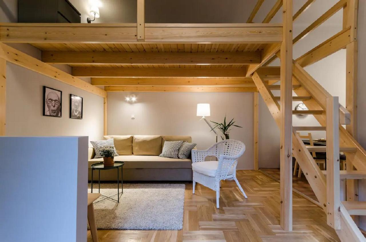 Sesame Wide Apartment
